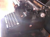 vendo maquina  de  escribir de 1923 a 1927  a - Imagen 1