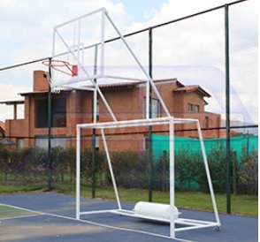 compro una estructura con tablero de basquetb - Imagen 1