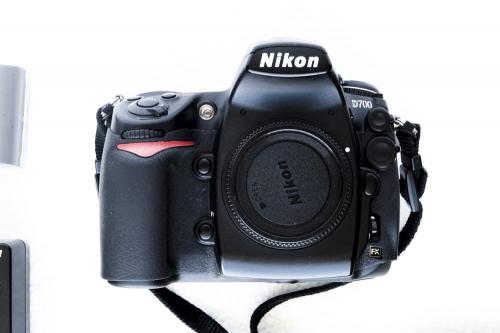 Camara DSRL Nikon D700 con Grip Bateria y ac - Imagen 3