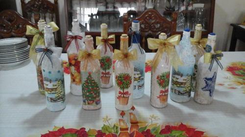 Se vende botellas decorativas navideñas Bs  - Imagen 1