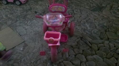 A la venta triciclo de bebapracticamente nue - Imagen 3