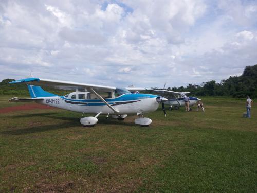 Cessna C207  Tiempo Total Aeronave: 10000 H - Imagen 1