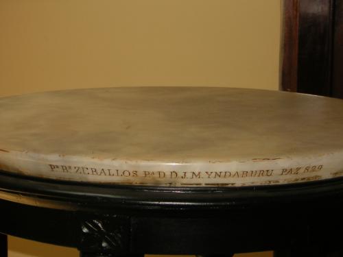 mesa de berenguela grabada con nombres de pro - Imagen 2