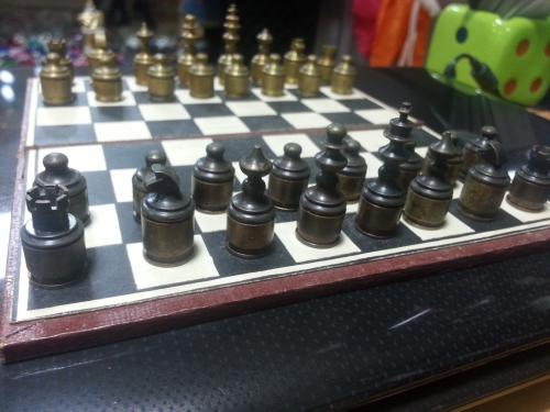 Solo para conocedores ofrezco juego de ajedre - Imagen 1