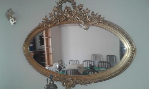 Elegante y fino espejo en excelentes condicio - Imagen 1