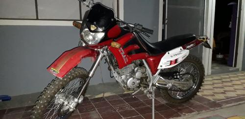 Vendo moto sumo 250 cc por motivos de trabajo - Imagen 1