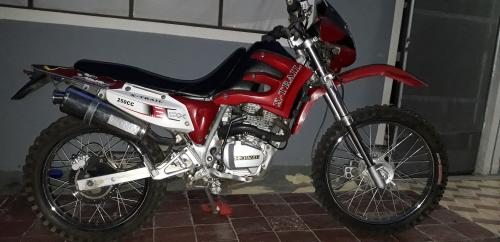 Vendo moto sumo 250 cc por motivos de trabajo - Imagen 3