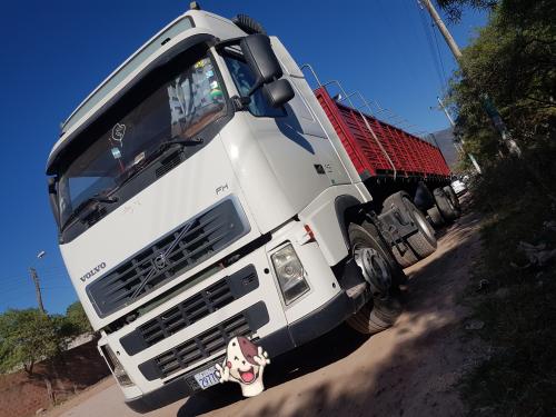 Vendo Tracto Camión+Chata Marca:Volvo Fh13 C - Imagen 1
