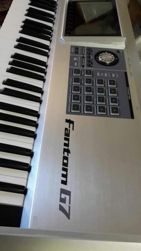 En venta dos teclados un Yamaha motif XF6 y u - Imagen 2